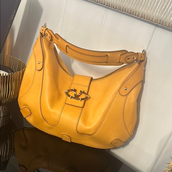 Valentino Garavani Vintage Mustard Leather Shoulder Bag - Picture 3 of 14